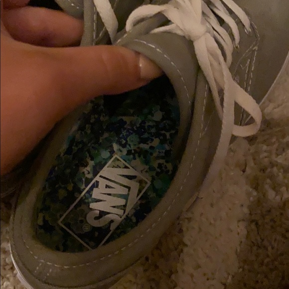 Vans - Picture 4 of 4